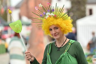 Unwetterwarnung: Kann der Regionalmarkt in Rochlitz stattfinden? - Unter dem Motto „Hier blüht dir was“ lockte am 4. Mai der zweite Rochlitzer Regionalmarkt in dieser Saison Rochlitzer und Gäste an.