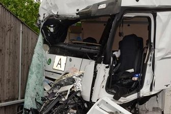 Update: A72 nach schwerem Unfall wieder frei befahrbar -