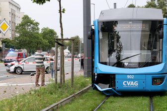 Update: Ein Schwerverletzter bei Straßenbahnunfall in Chemnitz - Der Unfall ereignete sich an der Kreuzung Augustusburger Straße/Dr.-Frieda-Freise-Straße.