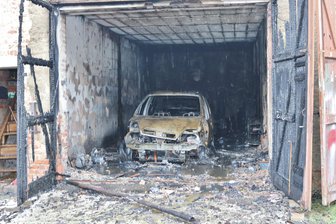 Update: Feuerwehrmann bei Brand in Altem Rittergut in Augustusburg verletzt - 