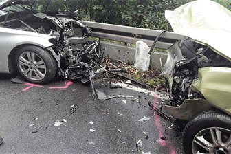 Update: Fünf Verletzte bei Unfall - Zu einem Unfall mit mehreren Verletzten ist es am Donnerstagabend zwischen Flöha und Augustusburg gekommen.