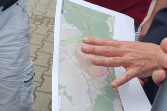 UPDATE: Großeinsatz bei Chemnitz - Gericht stimmt Bild-Fahnung nach mutmaßlich Bewaffnetem nun doch zu - 