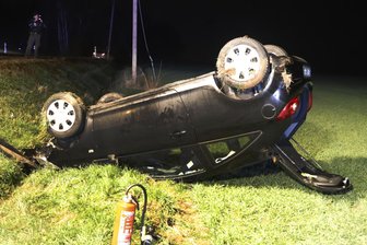 Update: Opel landet auf Dach - 