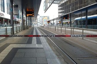 Update: Sperrungen im Chemnitzer Zentrum aufgehoben - Am Freitagnachmittag wurde die Zentralhaltestelle in Chemnitz wegen Bombendrohung gesperrt.