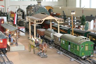 Uralte Modellbahn zum Weihnachtsmarkt in Hirschfeld zu bestaunen - Immer ein besonderer Anblick: Modellbahnen der Spur I. Solche Züge sind am Freitag in Hirschfeld zu bewundern.