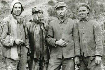 Uranbergbau im Erzgebirge: Lesung enthüllt wilde Anfangsjahre der Wismut - Bergleute des Schachtes 51 der SAG Wismut Ende der 1940er-Jahre.