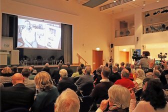 Uraufführung: Dok-Film über den Fotografen Gunter Galinsky aus Freiberg - Mehr als 80 Gäste verfolgten die Uraufführung des Dokumentarfilms "Gunter Galinsky, Fotofreund" in der Alten Mensa. 