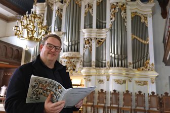 Uraufführung in Hohenstein-Ernstthal: Junge Komponisten stellen Orgelwerke in der Christophorikirche vor - Kantor Willy Wagner ehrt die 100 Jahre alte Orgel mit neuen Werken.