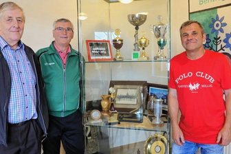 Urgesteine plaudern aus dem Nähkästchen - Ronald Krauß, Frieder Schneider und Steffen Hübner (v. l.) sind stolz auf das Erreichte in der Sektion Fußball des SV Bermsgrün.