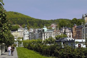 Urlaub wegen Corona abgebrochen: Rentnerin aus dem Vogtland sauer auf Reiseanbieter - Karlsbad: Ein beliebtes und wirklich lohnenswertes Ziel für Tagesausflügler oder Kurreisende. Eine Vogtländerin machte allerdings mit einem Reiseanbieter schlechte Erfahrungen. 