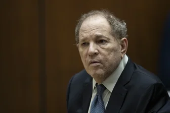 US-Gericht hebt historisches Urteil gegen Harvey Weinstein auf - Urteil gegen Harvey Weinstein aufgehoben.