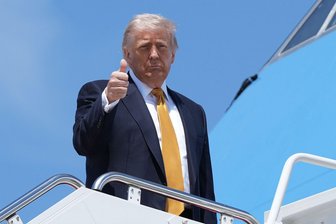 US-Gericht setzt Urteil gegen Trumps Zölle zunächst aus - Eine jüngste Gerichtsentscheidung zu globalen Zöllen dürfte US-Präsident Trump gefallen.