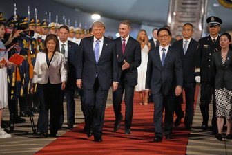 US-Präsident Trump erreicht Peking zu China-Besuch - Trump will am Donnerstag mit Staatschef Xi Jinping sprechen.
