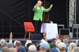 Uwe Steimle im Schlosshof -