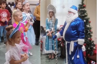 Väterchen Frost kommt zum Jolkafest nach Zwickau - Leuchtende Kinderaugen, als Väterchen Frost und Snegurotschka im Saal zum Zwickauer Jolkafest eintrafen. 