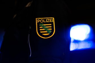Vandalismus im Vogtland: Polizei ermittelt wegen Straftaten am Feiertag - Am Feiertag musste die Polizei zu mehreren Einsätzen im Vogtlandkreis ausrücken.