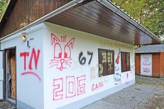 Vandalismus im Zuger Haldenpark - Die beiden Kioske im Haldenpark Zug wurden vermutlich in der Nacht auf Samstag Opfer von Vandalismus.