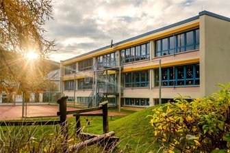 Vandalismus in Olbernhauer Kindereinrichtung: Es hätte alles noch schlimmer kommen können - Der oder die Täter sollen über die Rückseite der Kindertagesstätte „Schwalbennest“ ins Gebäude eingedrungen sein.
