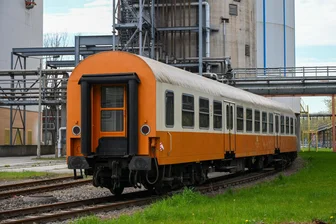 Vandalismus: Waggons in Chemnitz großflächig besprüht - Seit dem Frühjahr sind Waggons im Kraftwerk abgestellt.