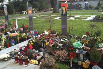 Vater von Opfer des Winnenden-Amoklaufs: "Ich war selbstmordgefährdet" - Das Grab von Uwe Schills Tochter Chantal. Gestorben mit 15 Jahren durch Schüsse eines Amokläufers. 