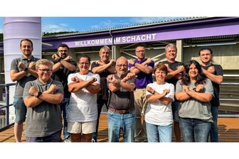 Veilchen sprechen ihrem Team „Barrierefrei“ einen großen Dank aus - Die Behindertenfanbetreuung des FC Erzgebirge Aue kam für ein Sommerfest im Stadion zusammen.