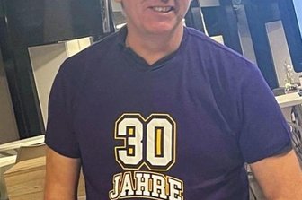 Veilchen stellen sich neu auf - Jürgen Schönherr lotste die Schwimmer des FC Erzgebirge Aue mehr als 30 Jahre lang stets souverän durchs Fahrwasser.