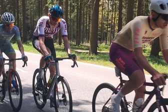 Venusberger Radsportler freut sich bei Erzgebirgsrundfahrt über zwei Siegertrikots - Zeigte eine starke Leistung bei der Erzgebirgsrundfahrt: Pepe Albrecht (Mitte).