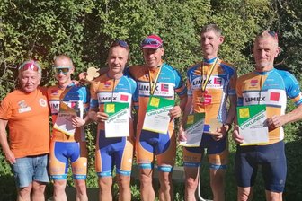 Venusberger Radsportler meistern „Ochsentour“ mit Erfolg - Der Venusberger Trainer Klaus Fischer (links) war in Tharandt stolz auf das Abschneiden der RSV-Starter.