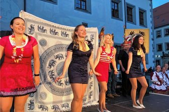 Veranstaltungen in Mittelsachsen: Karneval hat Region fest im Griff - Die Tanzgruppen des FKK sind, wie hier zur letzten Freiberger Nachtschicht, ein Blickfang beim Freiberger Karneval.