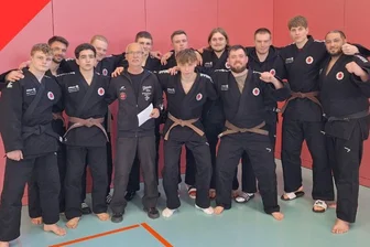 Verbandsliga: Rodewischer Judoka gewinnen erste Begegnung der Saison - Die Verbandsliga-Judoka aus Rodewisch beim ersten Kampftag in Holzhausen.