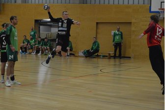 Verbandsliga: Zwönitzer Handballer hadern mit dem Ball - Max Briest steuerte drei Treffer zum Auswärtssieg der Zwönitzer bei und holte zudem einige Siebenmeter heraus.