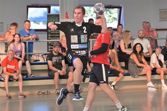 Verbandsliga: Zwönitzer Handballer mit Kantersieg gegen Glauchau-Meerane II - Tomas Vavrica ließ es gegen den HC Glauchau/Meerane II dreimal krachen. Der Tscheche kam im Sommer aus Louny.