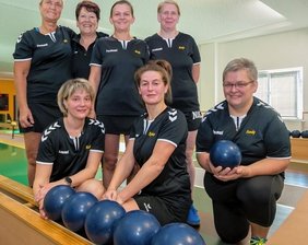 Verbandsligist findet neue Heimat - Die neue Damen-Mannschaft des KSV Pockau-Lengefeld: Silke Bellmann, Vilga Kaden, Virginie Heinitz und Katja Meschke (h.v.l.); Heidi Meyer, Sylvana Mauersberger und Sandy Miedrich (v.v.l.).