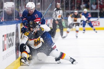 Verbesserte Eishockey-Cracks unglücklich gegen USA - Deutschland zeigte gegen Weltmeister USA eine deutliche Leistungssteigerung.