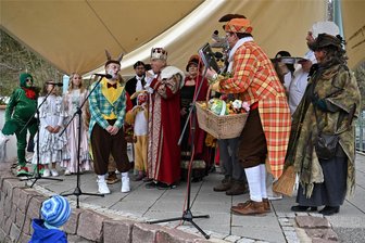 Verblüffung bei Saisoneröffnung an der Talsperre Kriebstein: Warum das Fest „Burg der Märchen“ ohne Burg gefeiert wird - Saisonauftakt mit den Märchenfiguren des Mittelsächsischen Kultursommers an der Talsperre Kriebstein: überraschender Paukenschlag für das beliebte Fest „Burg der Märchen“.