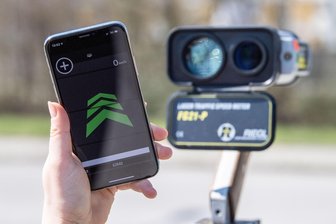 Verbot von Blitzer-Warnapps: Kontrolliert die Polizei künftig Ihr Handy? - Blitzer-Warnapps warnen Verkehrsteilnehmer vor Radarfallen. Den Bundesländern sind sie ein Dorn im Auge.