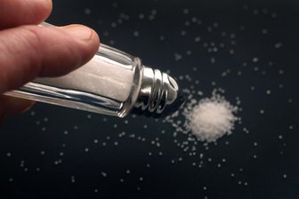 Verbraucherschützer: Zu viel Salz in vegetarischen Ersatzprodukten  - 