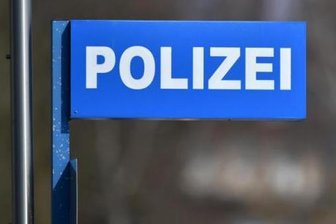 Verdächtiger Motorradfahrer führt Polizei zu gestohlenem Audi - 