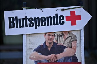 Verdiente Blutspender in Plauen geehrt - 43 Männer und Frauen aus Plauen und Umgebung haben 2022 eine „Jubiläumsblutspende“ geleistet.