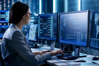 Verdrängt KI junge Informatiker aus ihren Jobs? Das sagen Uni-Professoren aus Chemnitz und Freiberg - Jobgarantie für IT-Fachkräfte? Ganz so einfach ist es nicht mehr.