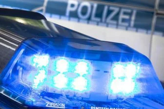 Verein in Chemnitz überfallen - Räuber flüchtet auf Dach - 