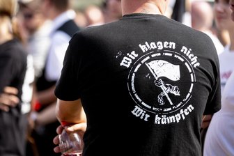 Vereinsverbote wegen Rechtsextremismus: Diese Gruppen hatte Sachsens Innenministerium im Visier - Vier rechtsextremistische Vereinigungen hat das sächsische Innenministerium seit 1990 verboten.