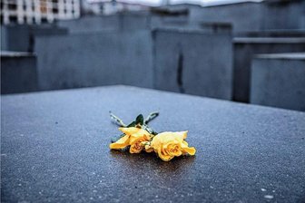 Verfolgung Homosexueller in Sachsen: "Es war eine paranoide Wahnvorstellung" - An die NS-Opfer wird vielerorts am 27. Januar erinnert. So auch am Holocaust-Mahnmal in Berlin.