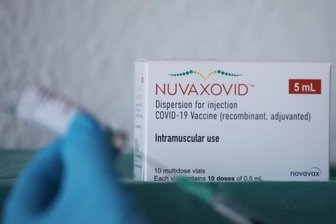 Verhaltene Resonanz zum Novavax-Impfstart - Mit dem Impfstoff Nuvaxovid des US-Herstellers Novavax gibt es nun eine Alternative zu den mRNA-Vakzinen von Biontech und Moderna.