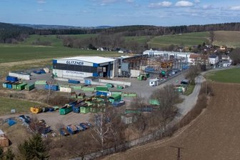 Verkauf der Müllfirma Glitzner: Vogtlandkreis verschleiert die Finanzlage - Bis 2018 in der Gewinnzone, dann ging es bergab: Die Glitzner Entsorgung GmbH, hier der Standort Schneidenbach, ist nach Stilllegung zweier Anlagen in die roten Zahlen gerutscht. Jetzt steht der Verkauf der bislang dem Vogtlandkreis gehörenden Firma an.