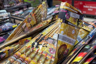 Verkauf von Silvesterfeuerwerk beginnt - doch viele Baumarktketten machen nicht mehr mit - Hornbach, Bauhaus, Obi und Co. steigen aus Geschäft mit der Knallerei aus