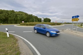 Verkehrsentlastung in Zwickau: Ringschluss der Mitteltrasse wurde in Dresden endgültig zu den Akten gelegt - Vom Kreisverkehr an der B 175 kommen Autofahrer in alle Richtungen, aber nicht zur B 93.