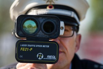 Verkehrskontrolle: Polizei gehen zahlreiche Raser ins Netz -