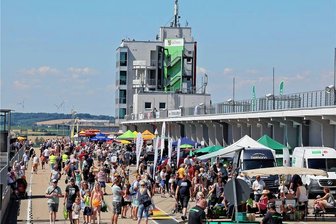 Verkehrssicherheitstag: Volles Programm am Sonntag auf dem Sachsenring - Wie im Vorjahr (Foto) wird im Fahrerlager, in der Boxengasse und auf der Strecke wieder viel geboten.