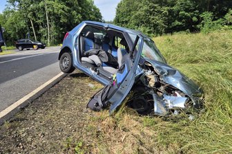 Verkehrsunfall bei Freiberg: Junge Frau schwer verletzt - Ein schwerer Verkehrsunfall hat sich am Montagnachmittag auf der B 173 ereignet.